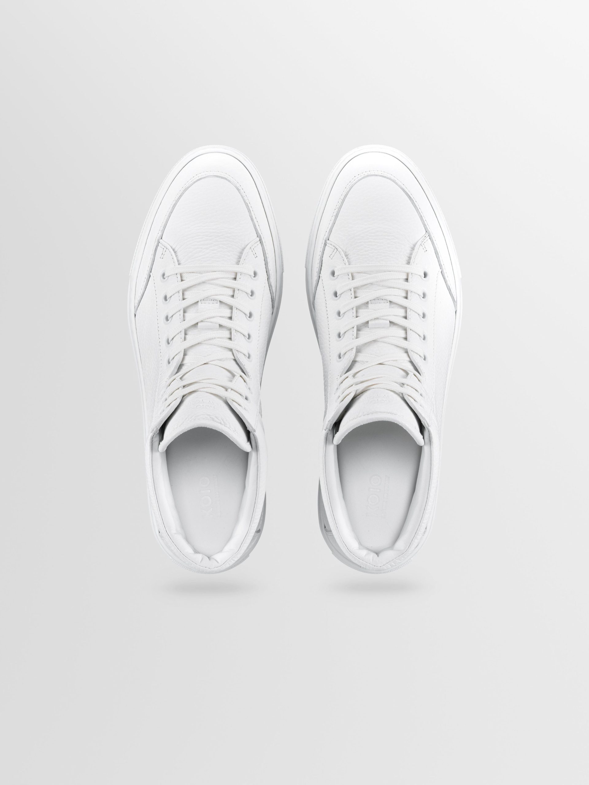 Primo Leather Sneaker in Triple White - Image 3