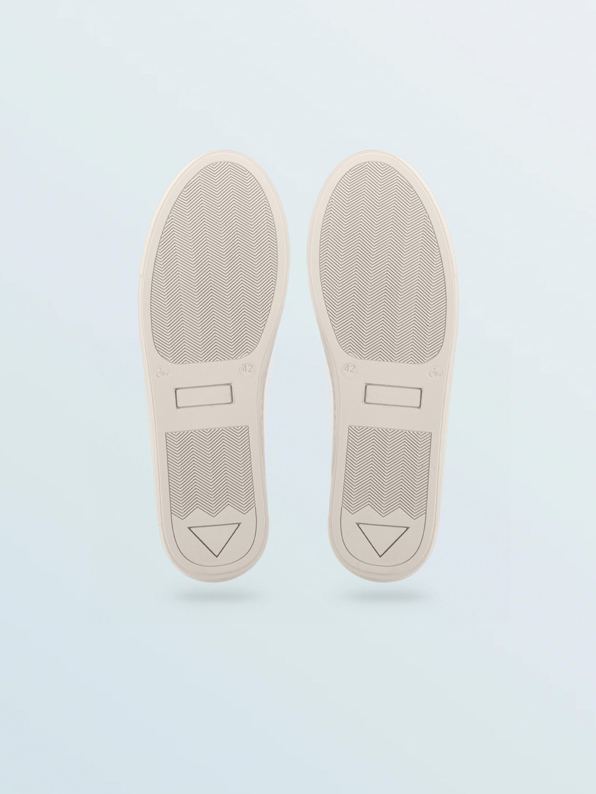 Vegan 01 Sneaker in Iceberg - Image 6