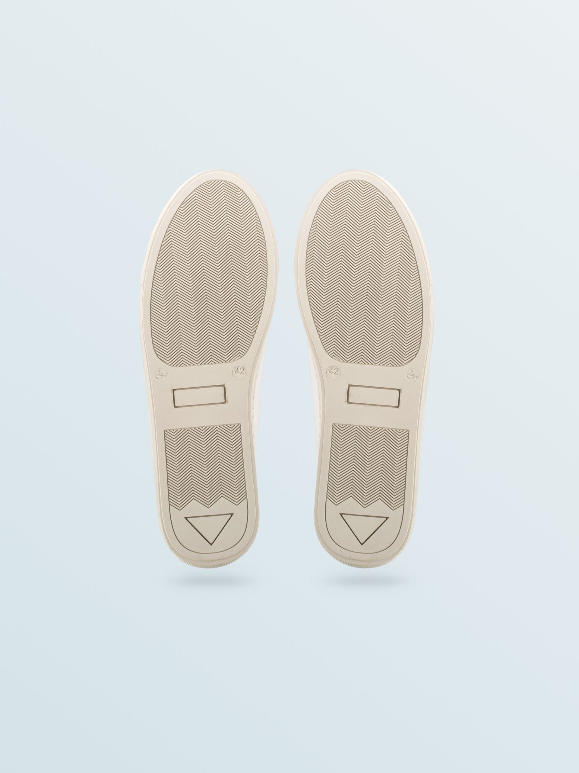 Vegan 01 Sneaker in Wind - Image 4